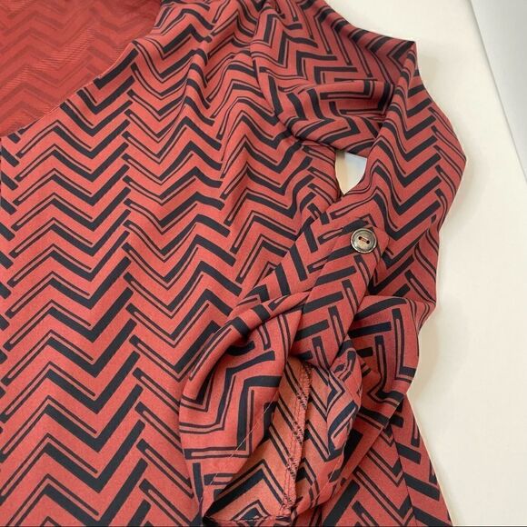 Lush| Small| 3/4sleeve| geometric print| lightweight - Picture 1 of 12